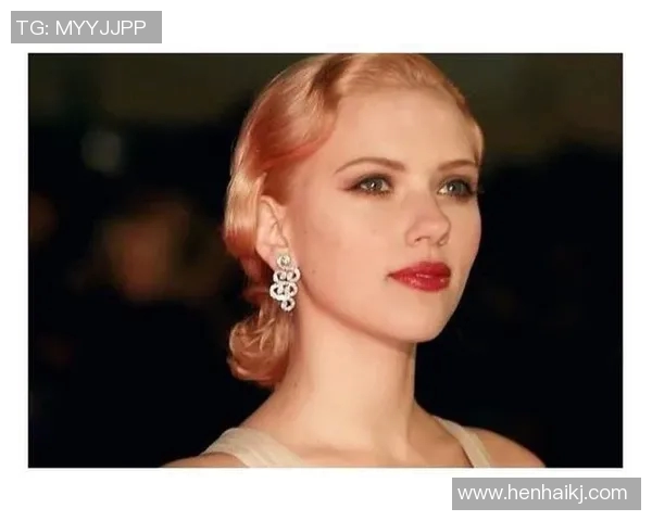 足球明星挑战女装风格 引发网友热议 颜值与气质兼具惊艳全场