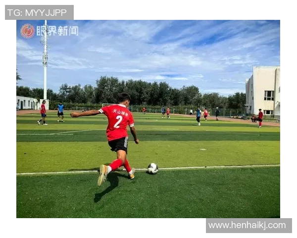 足球场上边跑边飞的传奇人物是谁他的极速与技巧震撼全场